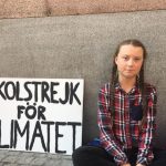Greta Thunberg voor het Zweedse parlement. Foto: Catherine Edwards